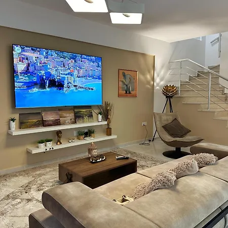 Luxury Caesar Villa